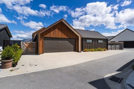 Photo of property in 28 Myles Way, Lower Shotover, Queenstown, 9304