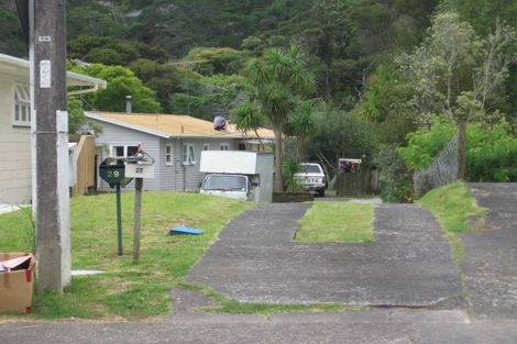 Photo of property in 27 Lauderdale Road, Birkdale, Auckland, 0626