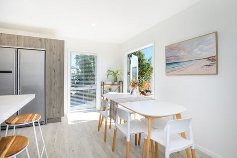 Photo of property in 10 Gladys Place, Kelvin Grove, Palmerston North, 4414