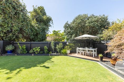 Photo of property in 20 Cameron Road, Bluff Hill, Napier, 4110