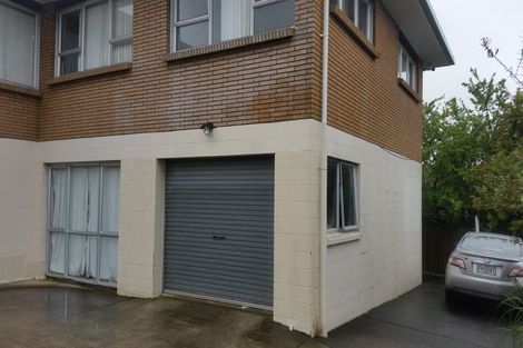 Photo of property in 1/940 East Coast Road, Northcross, Auckland, 0630