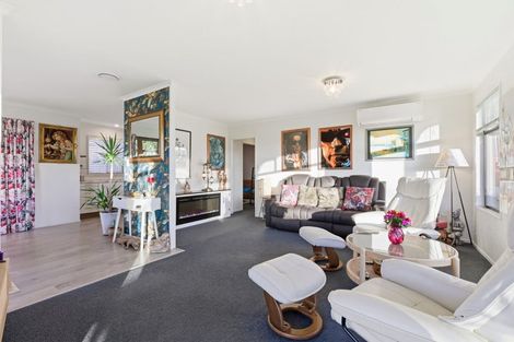 Photo of property in 2 Thornlea Drive, Welcome Bay, Tauranga, 3112