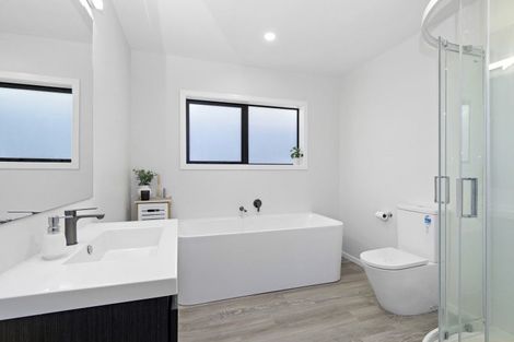 Photo of property in 21 Thornbury Lane, Timberlea, Upper Hutt, 5018