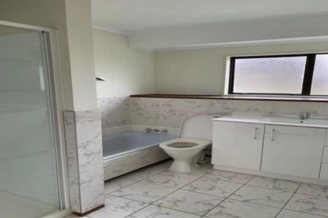 Photo of property in 30 Westpark Drive, West Harbour, Auckland, 0618