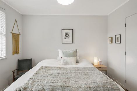 Photo of property in 4/20 Penning Road, Castor Bay, Auckland, 0620