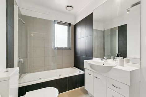 Photo of property in 2/6 The Parade, Island Bay, Wellington, 6023