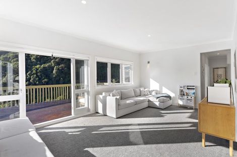 Photo of property in 40 Rona Street, Eastbourne, Lower Hutt, 5013