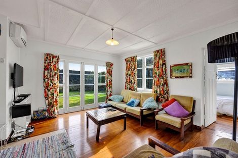 Photo of property in 14 Ohawe Terrace, Ohawe, Hawera, 4671