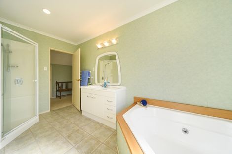 Photo of property in 23 Chadwick Place, Highbury, Palmerston North, 4412