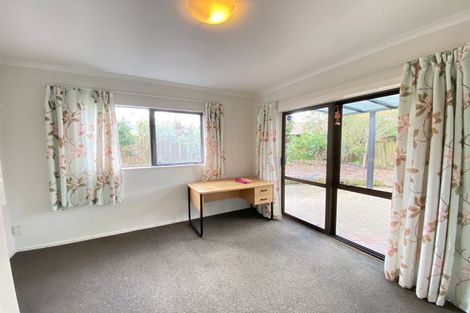 Photo of property in 6 Riesling Place, Henderson, Auckland, 0612