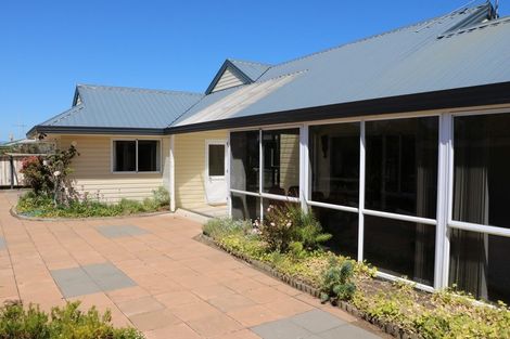 Photo of property in 6 Low Avenue, Foxton Beach, Foxton, 4815