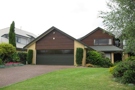 Photo of property in 23 Reynard Terrace, Conifer Grove, Takanini, 2112
