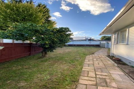 Photo of property in 6 Manapouri Place, Glenview, Hamilton, 3206