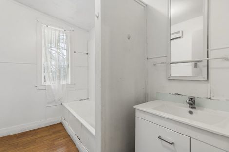 Photo of property in 27 Wellington Street, Hamilton East, Hamilton, 3216
