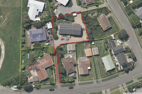 Photo of property in 128 Pikarere Street, Titahi Bay, Porirua, 5022