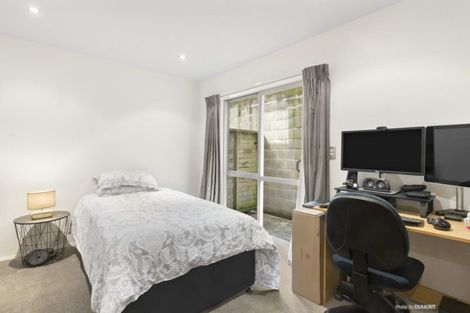 Photo of property in 16 Saddleback Grove, Karori, Wellington, 6012