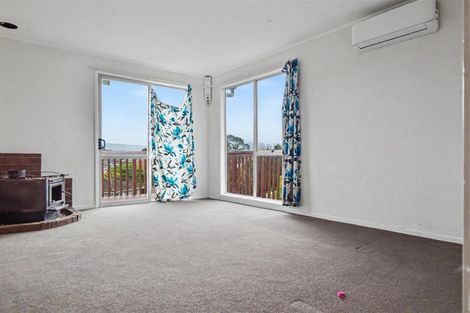 Photo of property in 14 Kilcar Place, Massey, Auckland, 0614
