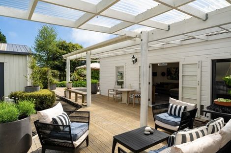 Photo of property in 2 Gleeson Road, Manakau, Levin, 5573