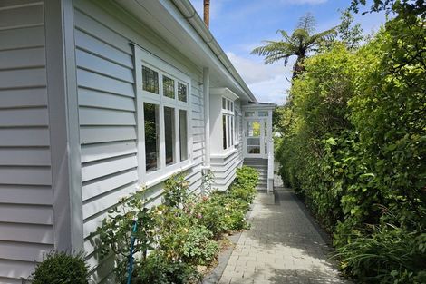 Photo of property in 8 Newcombe Crescent, Karori, Wellington, 6012