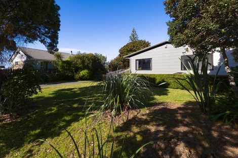 Photo of property in 200 Tutere Street, Waikanae Beach, Waikanae, 5036
