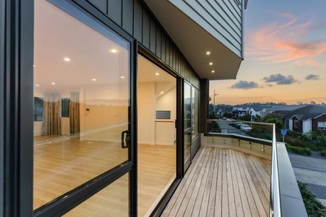 Photo of property in 16 Moki Place, Long Bay, Auckland, 0630