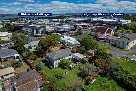 Photo of property in 233 Onewa Road, Birkenhead, Auckland, 0626