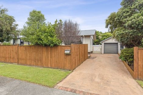 Photo of property in 25 Hookway Grove, Paraparaumu, 5032