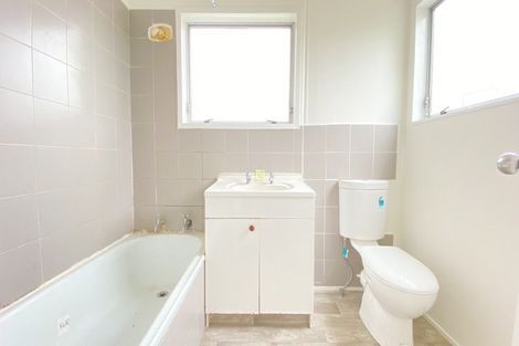 Photo of property in 4 Vimy Place, Mangere, Auckland, 2022