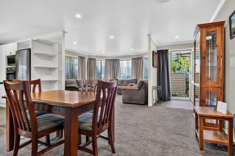 Photo of property in 35 Nottingham Drive, Hamilton East, Hamilton, 3216