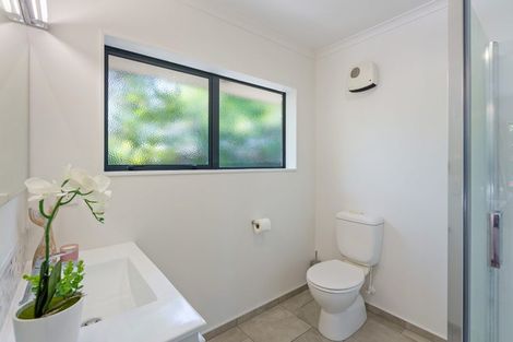Photo of property in 22 Leanne Way, Waikanae Beach, Waikanae, 5036