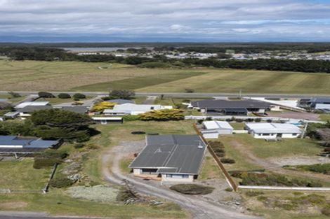 Photo of property in 28 Dewe Terrace, Foxton Beach, Foxton, 4815