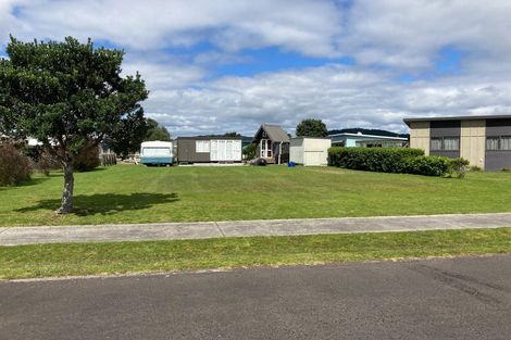 Photo of property in 185 Rangiora Crescent, Matarangi, Whitianga, 3592