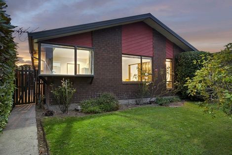 Photo of property in 9a Creese Place, Redwood, Christchurch, 8051