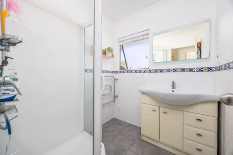 Photo of property in 1/13 Geoffrey Road, Torbay, Auckland, 0630