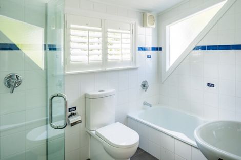 Photo of property in 21 Nikau Street, Eastbourne, Lower Hutt, 5013