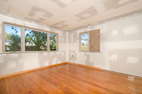 Photo of property in 19a Newington Road, Henderson, Auckland, 0612