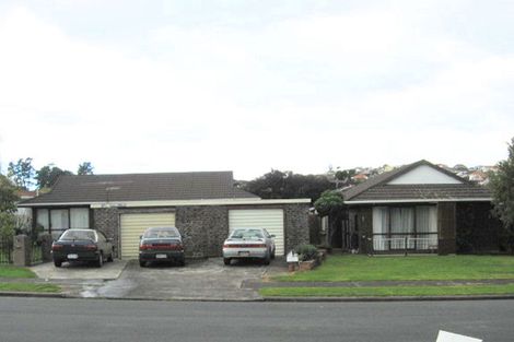 Photo of property in 2/4 Tyndrum Place, Highland Park, Auckland, 2010