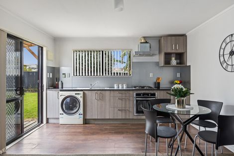 Photo of property in 29 Lavinia Crescent, Mangere East, Auckland, 2024