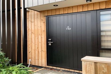 Photo of property in 3/110 Beach Road, Te Atatu Peninsula, 0610