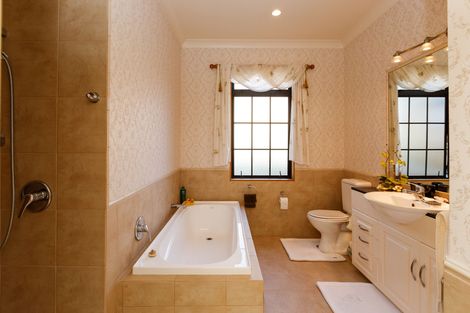 Photo of property in 7 Heritage Place, Terrace End, Palmerston North, 4410