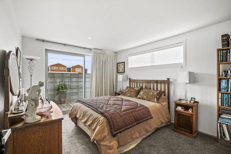 Photo of property in 21 Hine Street, New Plymouth, 4310