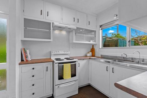 Photo of property in 2/28 Verbena Road, Birkdale, Auckland, 0626