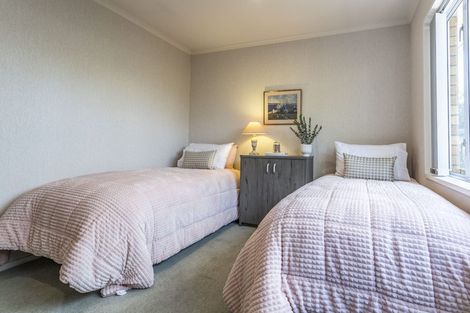 Photo of property in 4 Wardour Mews, Avonhead, Christchurch, 8042