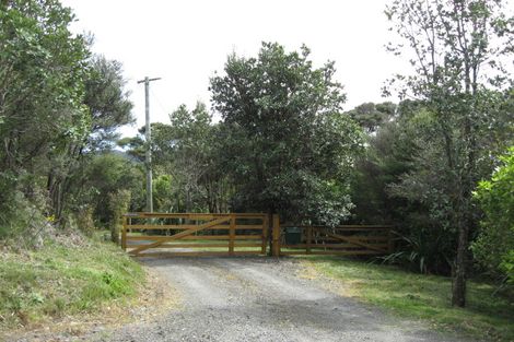 Photo of property in 3 Steam Hauler Track, Waitakere, Henderson, 0782