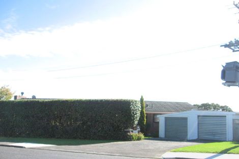 Photo of property in 283 Bleakhouse Road, Mellons Bay, Auckland, 2014