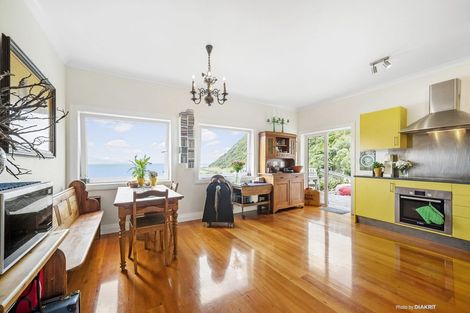 Photo of property in 416 Queens Drive, Lyall Bay, Wellington, 6022