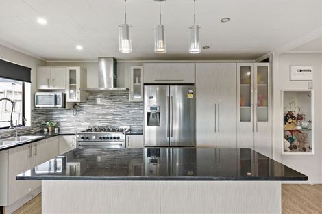 Photo of property in 2/84 Alfriston Road, Manurewa East, Auckland, 2102