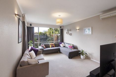 Photo of property in 21 Palliser Place, Milson, Palmerston North, 4414