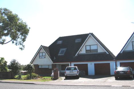 Photo of property in 2/3 County Road, Torbay, Auckland, 0630