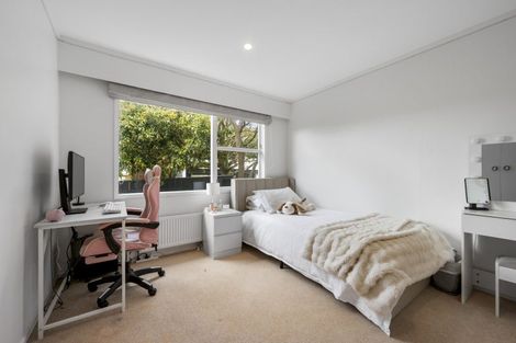 Photo of property in 50 Churton Drive, Churton Park, Wellington, 6037